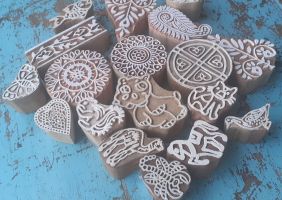Tampon en bois gravé pour création de motifs décoratifs